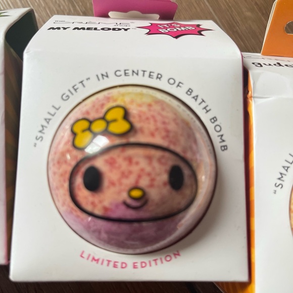 SANRIO (Creme Shop)-4 NWT Character Bath Bomb Set - Picture 7 of 9